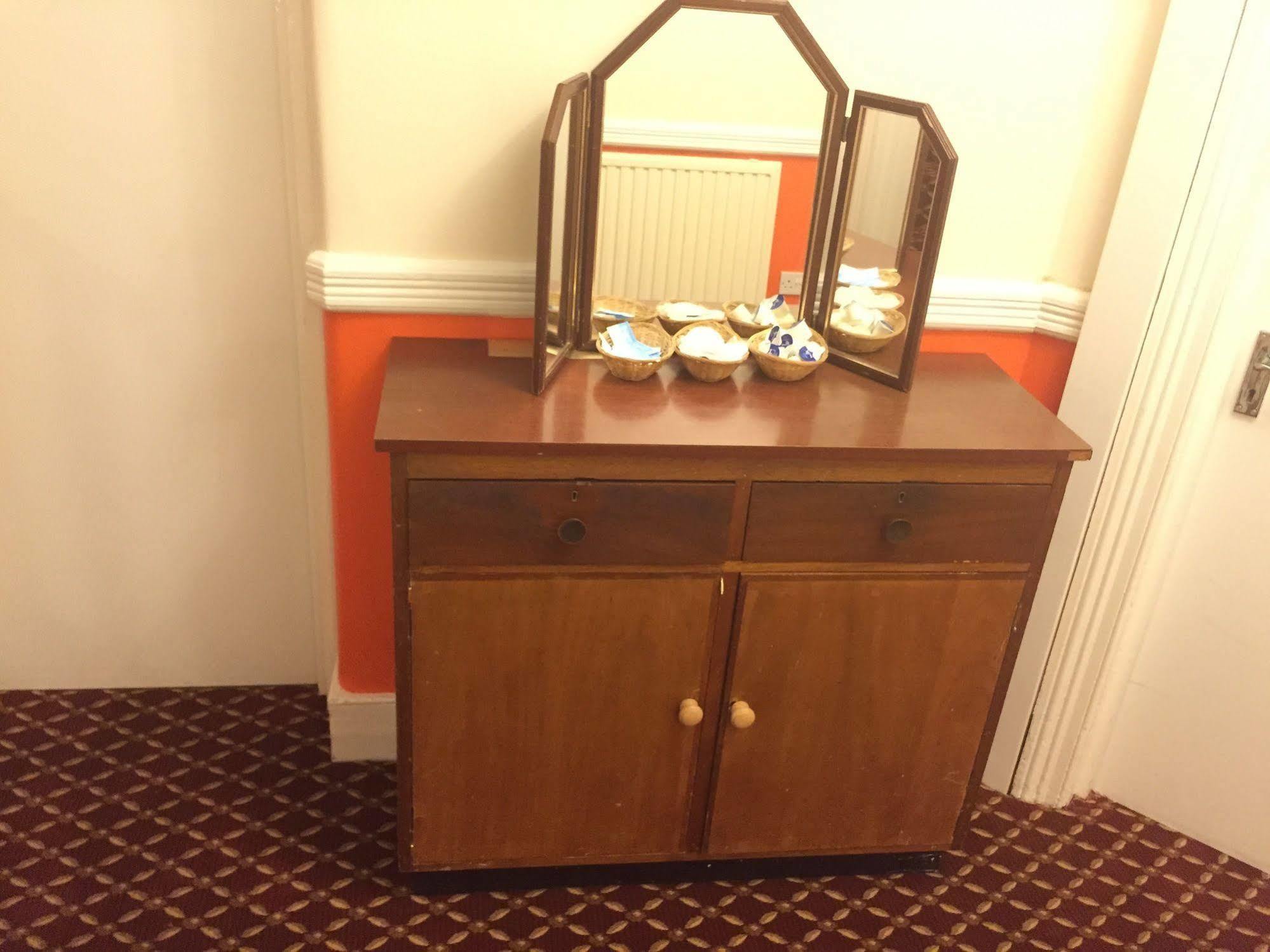Welbeck Hotel - Close To Beach, Train Station & Southend Airport Zewnętrze zdjęcie